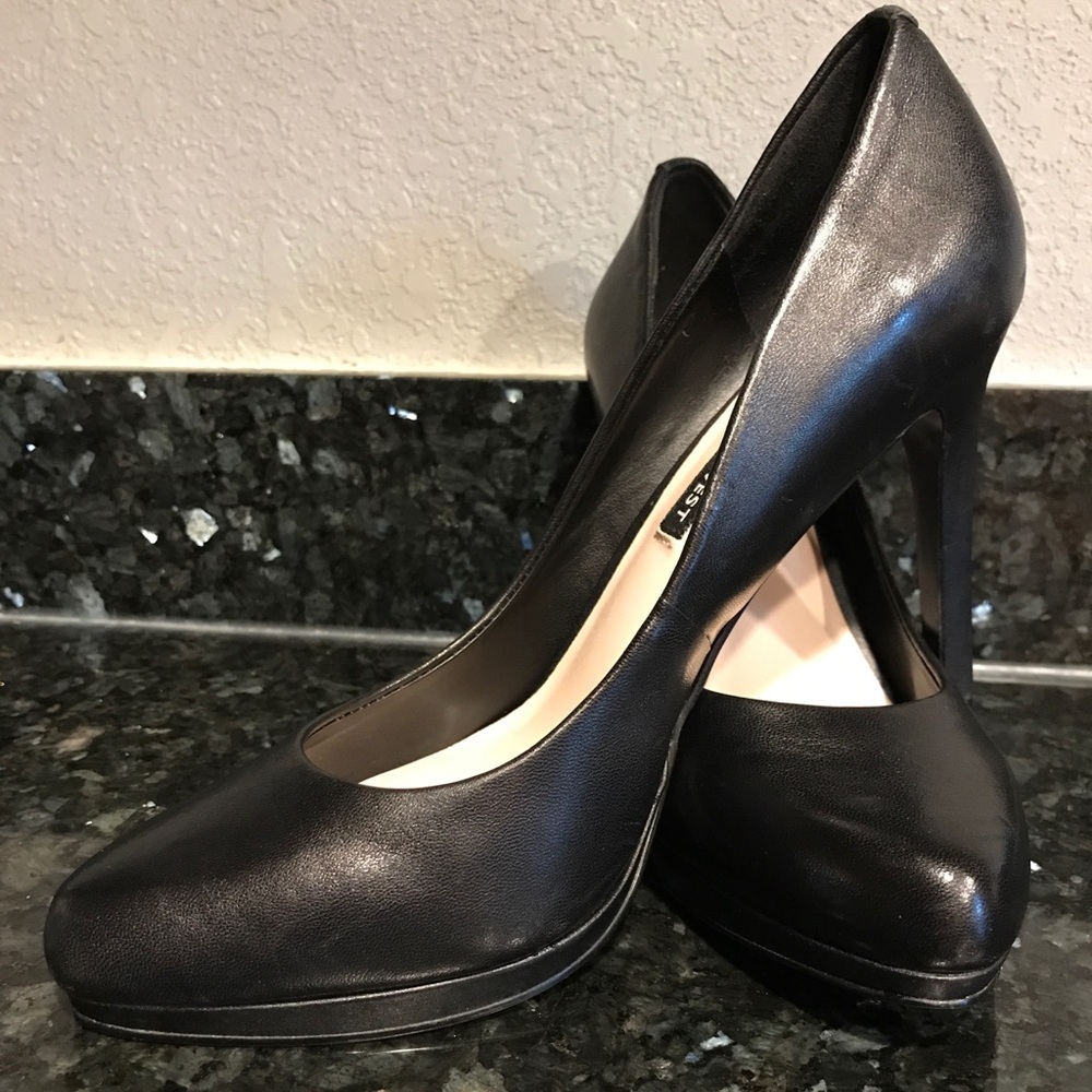 Mint condition heels Nine West leather heels